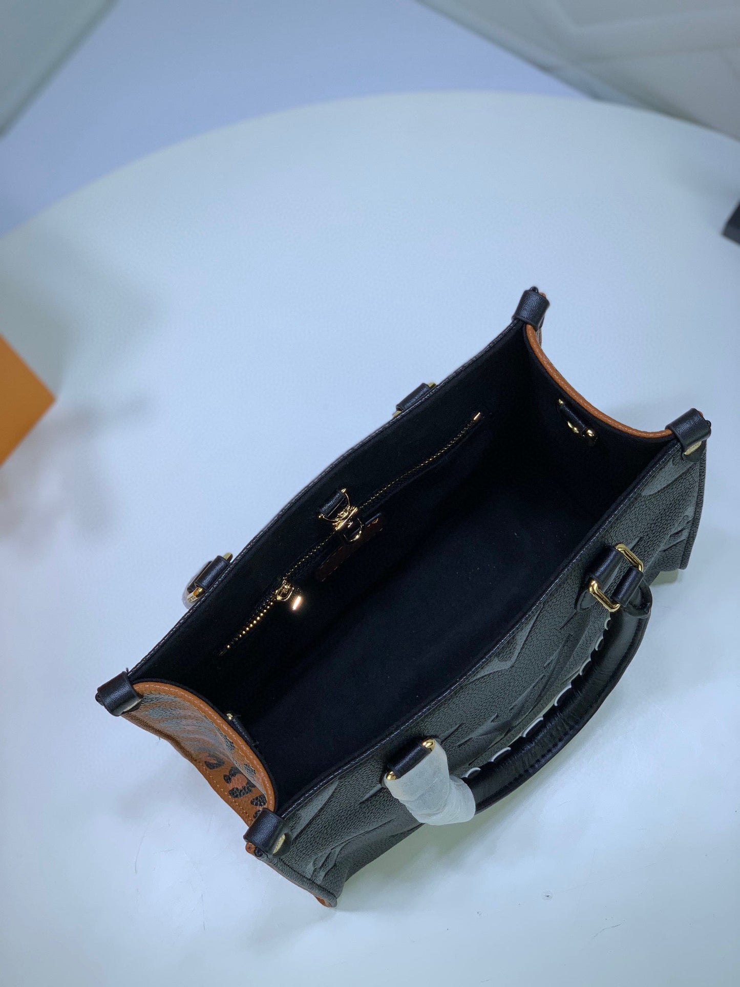 LV Tote bag