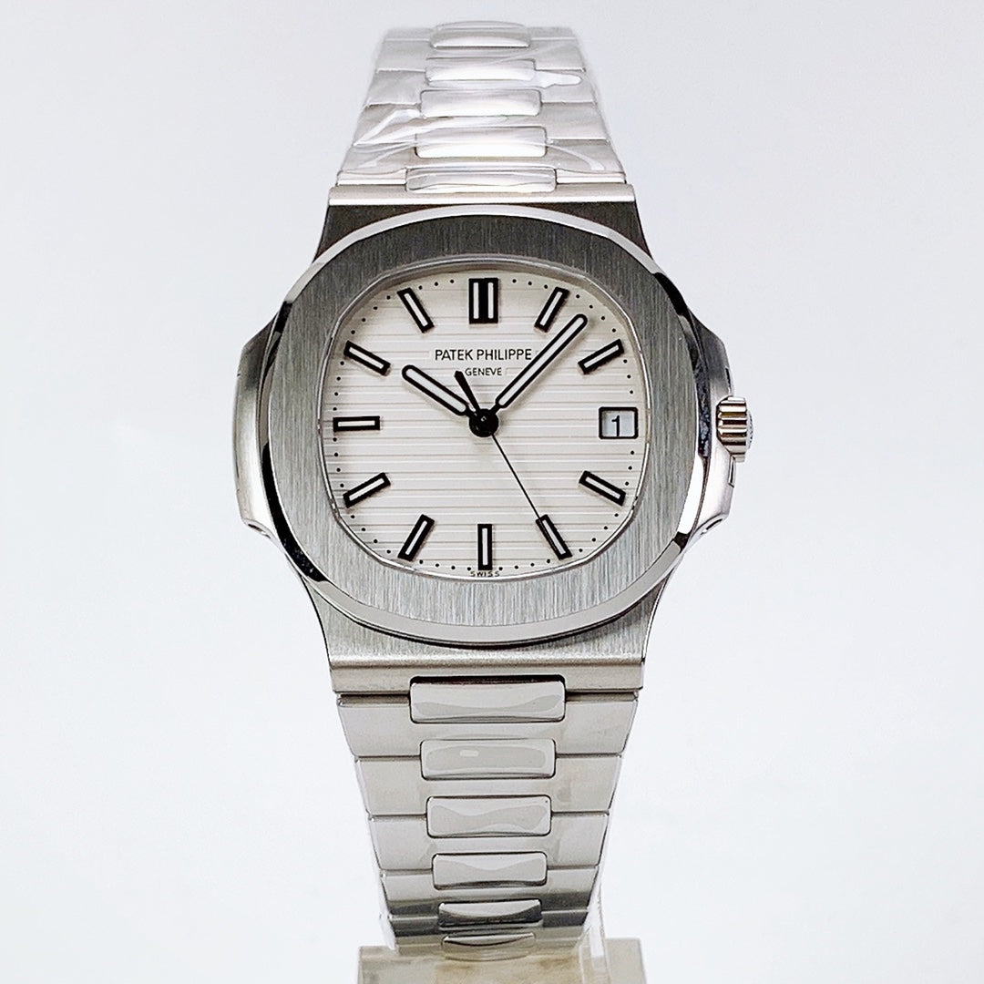 Patek Philippe Nautilus quadrante bianco