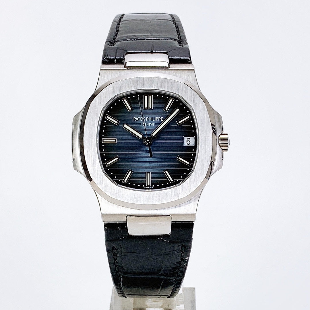 Patek Philippe Nautilus blu cinturino in pelle