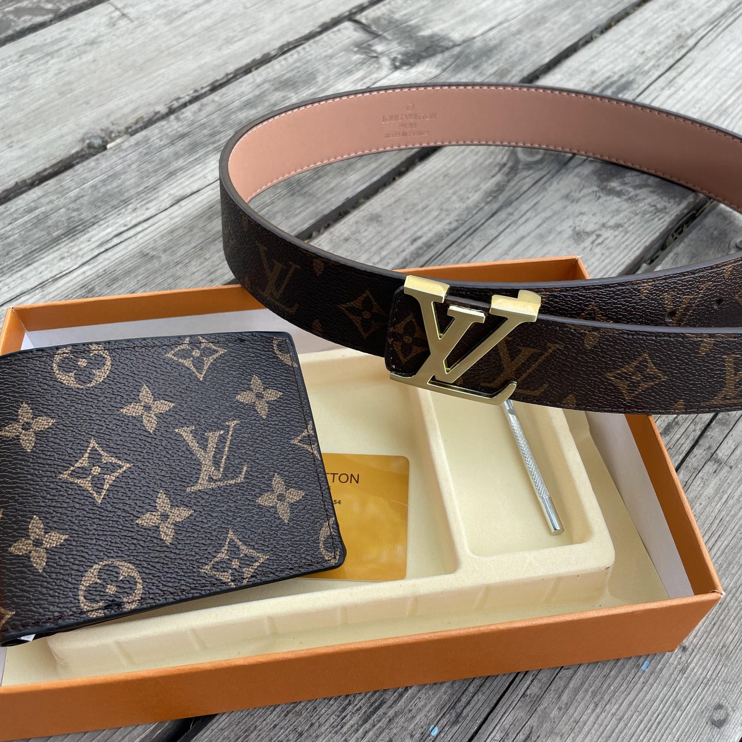 Box LV Belt + Portafogli classic