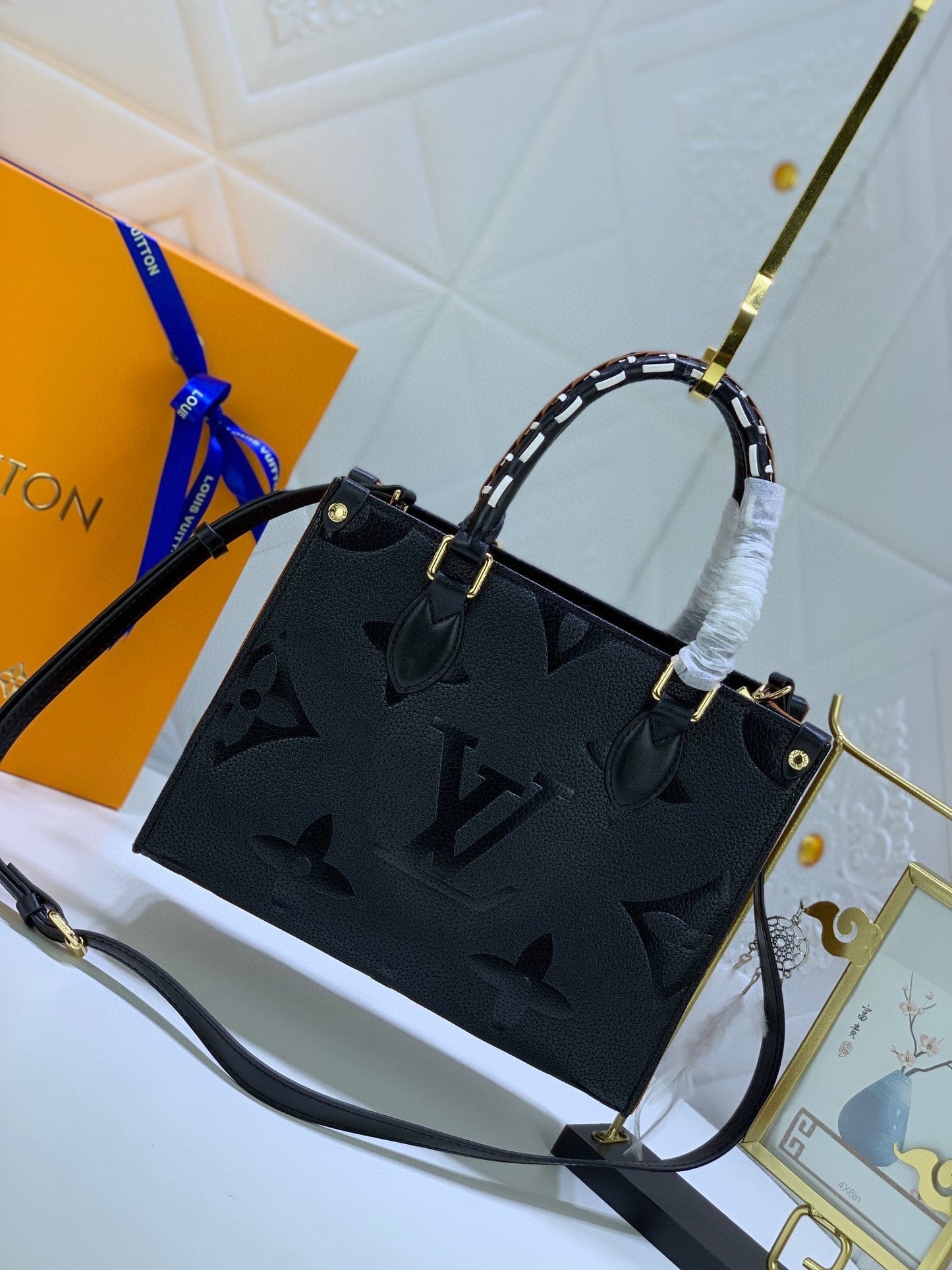 LV Tote bag