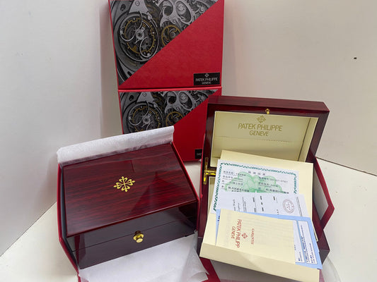 Box completo di card e certificazioni Patek Philippe